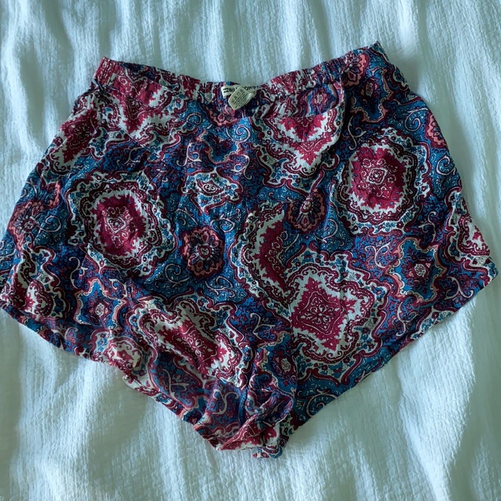 Billabong lose shorts